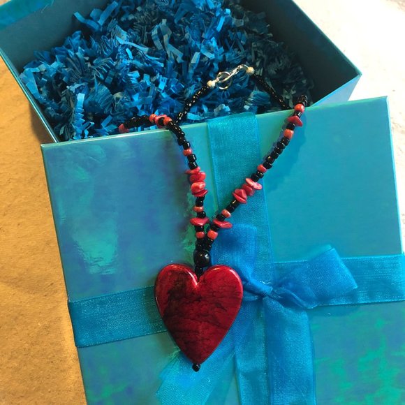 Fun Folk Heart Collier Necklace (with gift box!) - Picture 1 of 6